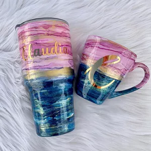 Imagen de portada para Curso online Decoración de termos y accesorios con resina 