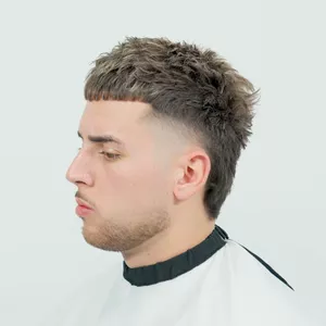 Imagen de portada para Curso online Curso de Barbería -Crophawk Mullet - By Oche Barber - Blesson School