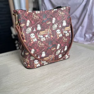 Imagem de capa para o Curso online Bolsa Cyclamen