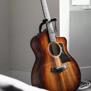 Imagem de capa para o Ebook Transforme suas Habilidades no Violão com Técnicas de Ouvido