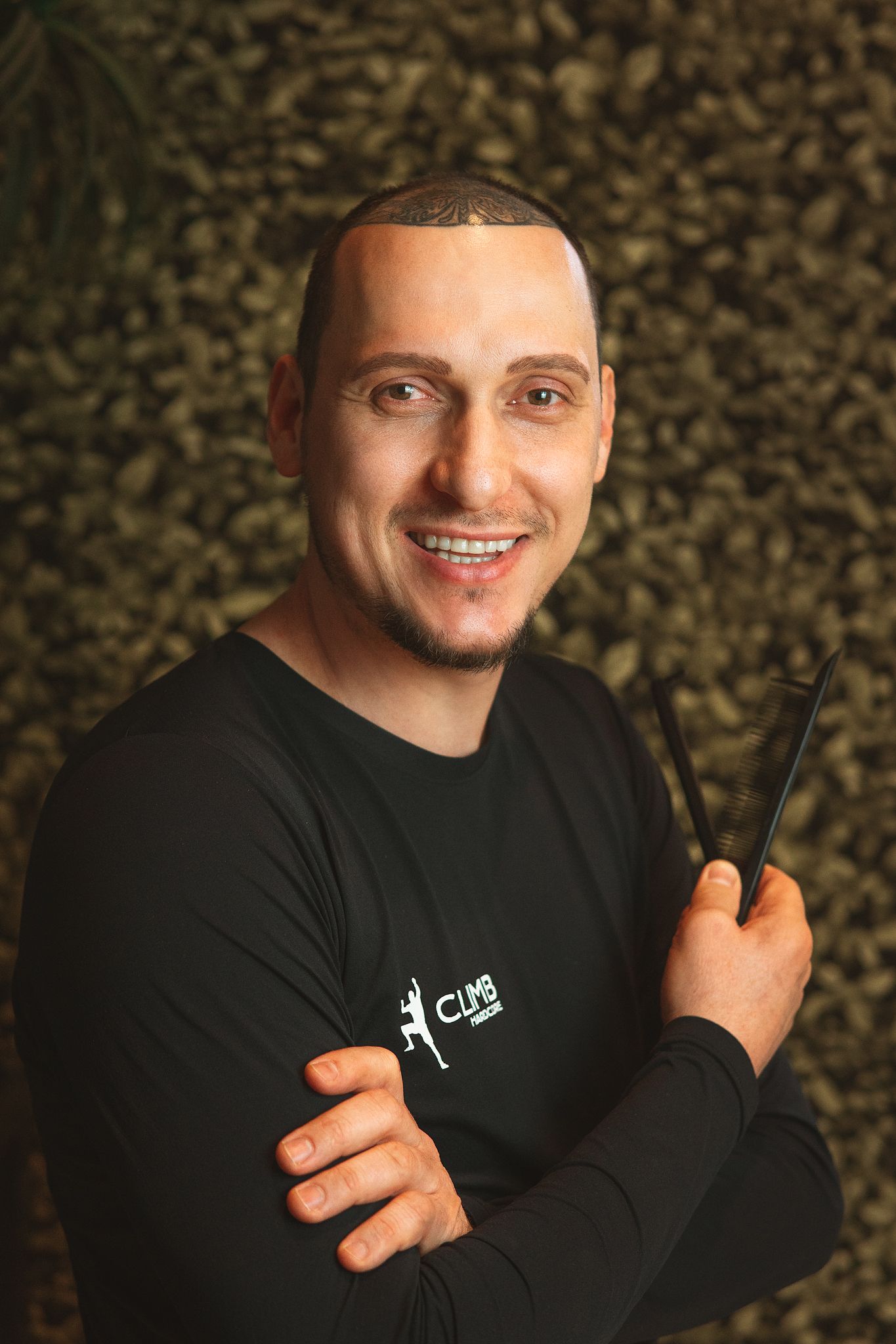 Imagem do curso Mega Hair Prático e Fácil by Rudi Tomielo