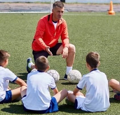 Michael Thompson - Entraîneur de Football des Jeunes