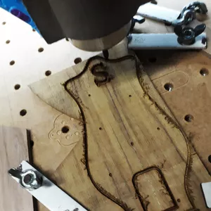 Imagem de capa para o Curso online PERSONALIZANDO HEADSTOCK guitarra