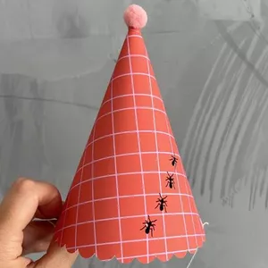 Imagem de capa para o Ebook Chapeuzinho de festa