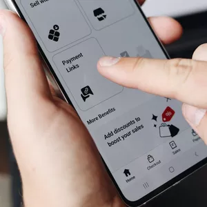 Imagem de capa para o Ebook Segurança Financeira e Pessoal: Evitando Armadilhas Modernas