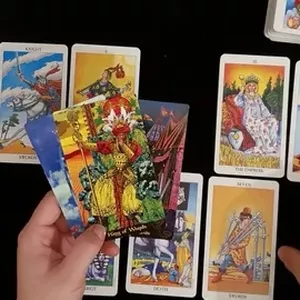 Imagen de portada para Curso online 🌟 Hechizos Para Hacer Daño A Una Persona: Encuentra Respuestas en el Tarot 🌟