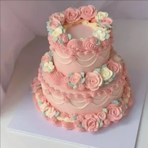 Imagem de capa para o Curso online Acesso Vitalicio - Bolo de andar com Chantilly Térmico