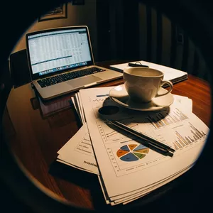 Imagem de capa para o Ebook “Screening” Seleção das melhores Ações e Fundos de Investimento Imobiliário (FIIs)