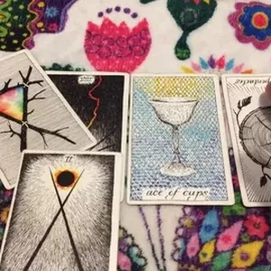 Imagen de portada para Curso online **¡Videntes Gratis Sin Pagar! 🔮✨ Consulta de Tarot en Vivo 🌟