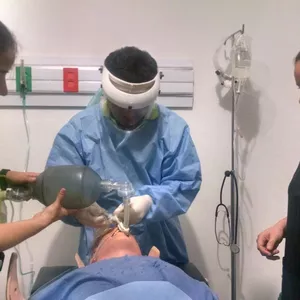 Imagen de portada para Curso online Primeros auxilios y cuidados en el adulto