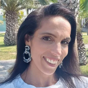 Imagen de portada para Curso online La Magia de CreSER con Claudia Ramírez Arauzo