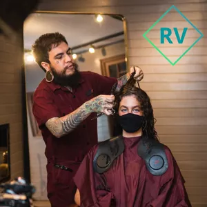 Imagem do curso Especialização em Cachos, Crespos e Ondulados - Método RV