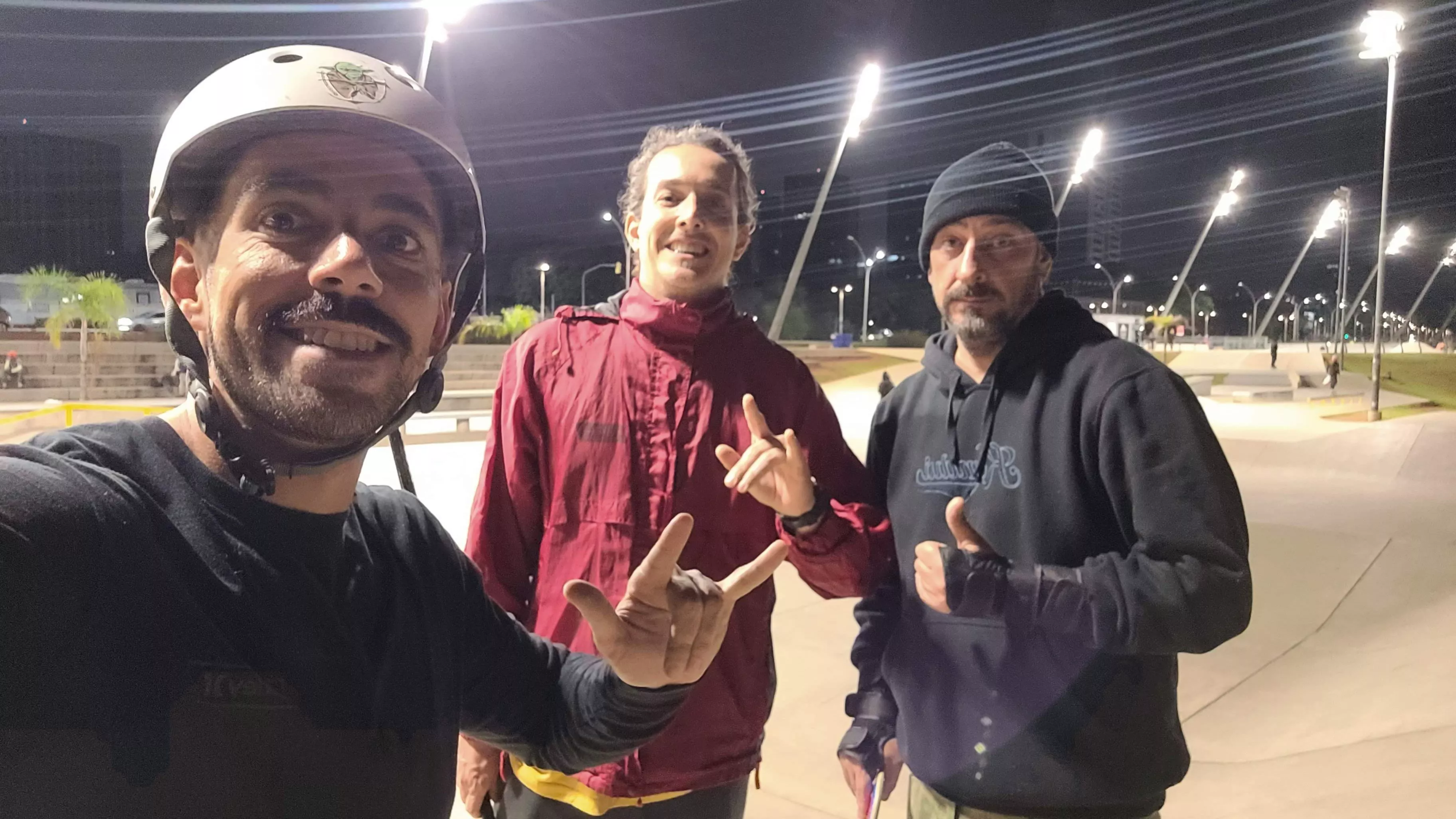 Révisson e a pequena aluna do skate
