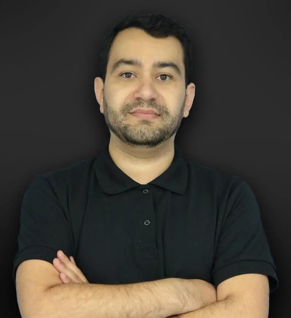 Com mais de 15 anos de experiência e atualmente como Superintendente de Planejamento Estratégico, liderando equipes multidisciplinares em áreas como Planejamento e Controle, BI, Design, Estratégia, Projetos, Canais Digitais e Qualidade. Meu trabalho é direcionado à criação e execução de estratégias que impulsionam decisões assertivas e geram valor para clientes internos e externos
