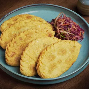 Imagen de portada para Curso online Receta Auténtica de Empanadas Colombianas: Sabor y Tradición