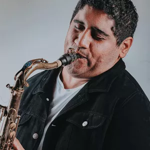 Imagem de capa para o Curso online Intensivo de Saxofone