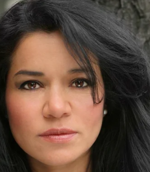 Maria Carmen H.