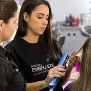 Imagem de Curso de online Cabeleireira criado por Keli na hotmart