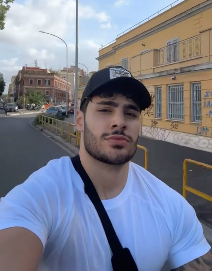 J Neto.