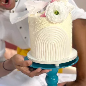 Imagem de capa para o Curso online Dominando o Buttercream 