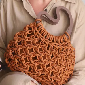 Imagem de capa para o Curso online Bolsa Caju de Macramê - IALAI por Laiz Alionço