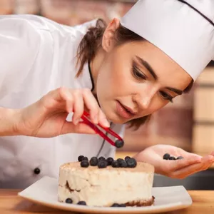 Imagem de capa para o Ebook Confeiteira Profissional