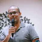 Professor Luciano Cesar 