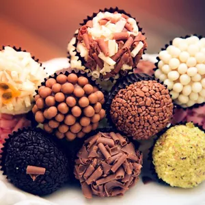 Imagem de capa para o Ebook Brigadeiro Gourmet - 50 tipos e sabores!