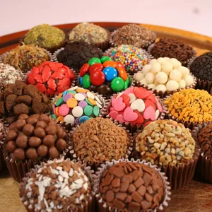 Cover image for Ebook The traditional Brazilian sweet - 10 traditional recipes