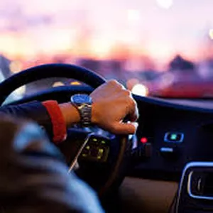 Imagem do curso Passo a Passo para se tornar TVDE em Portugal + Consultoria com um Especialista online.Manual digital completo para trabalhar como motorista nas plataformas da Uber e Bolt em Portugal.