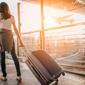 Imagem de capa para o Curso online MORAR FORA DO BRASIL JÁ EMPREGADO