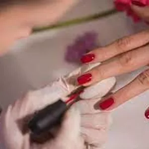 Imagem de capa para o Curso online Unhas Perfeitas: Curso Completo de Manicure para Iniciantes