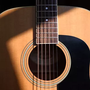 Imagem de capa para o Ebook Domine o Violão em 30 Dias: Curso Intensivo para Iniciantes