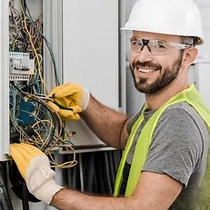 Imagem de capa para o Curso online curso basico de eletrica industrial 