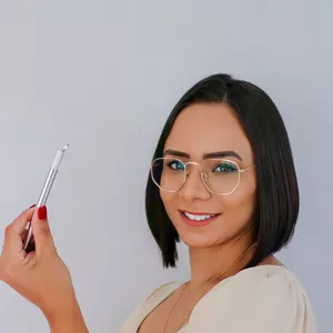 Imagem de capa para o Curso online Rainha das sobrancelhas