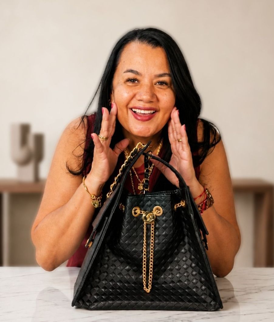 Profa. Claudia Peres