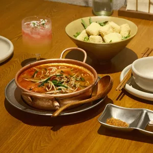 Imagem de capa para o Ebook Explore a Gastronomia Europeia Fit do Leste Europeu Mais usadas no Mundo