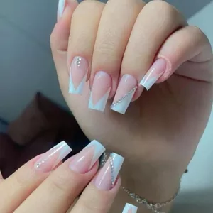 Curso Curso de Especialização em Alongamento de Unhas: Sua Porta de Entrada para o Sucesso