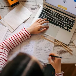 Imagem de capa para o Curso online Pesquisa e Educação a Distância