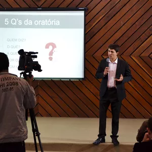Imagem do curso Oratória 100% Prático