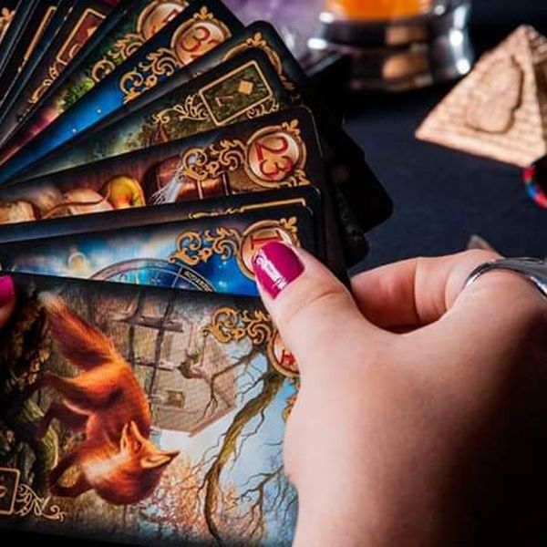 A Magia Das Cartas Ciganas Elaine C Matos Learn A New Skill Online Courses And Subscription Services Hotmart