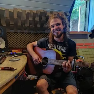 Imagem de capa para o Curso online Gravação Guitarra / Violão