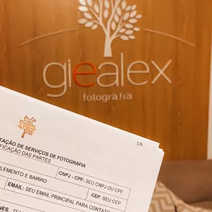 Imagem de capa para o Curso online Modelo de contrato para fotógrafos | Por: Gi e Alex Fotografia
