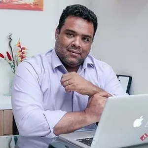 Imagem de capa para o Curso online Tell Moitas - Serviços Marketing Digital 