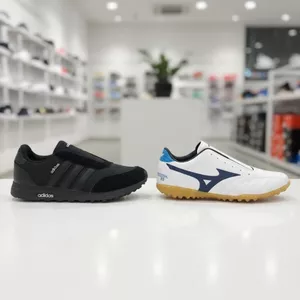 Imagem de capa para o Ebook Comece seu Negócio de Calçados: Direto da Fábrica para Você