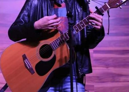 Imagem de Curso violão para iniciantes. criado por Teo na hotmart