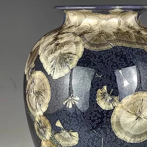 Imagen de portada para Curso online Descubre los secretos de los esmaltes cristalinos en cerámica