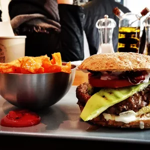 Imagem de capa para o Curso online Como Montar um Food Truck [80 HORAS]