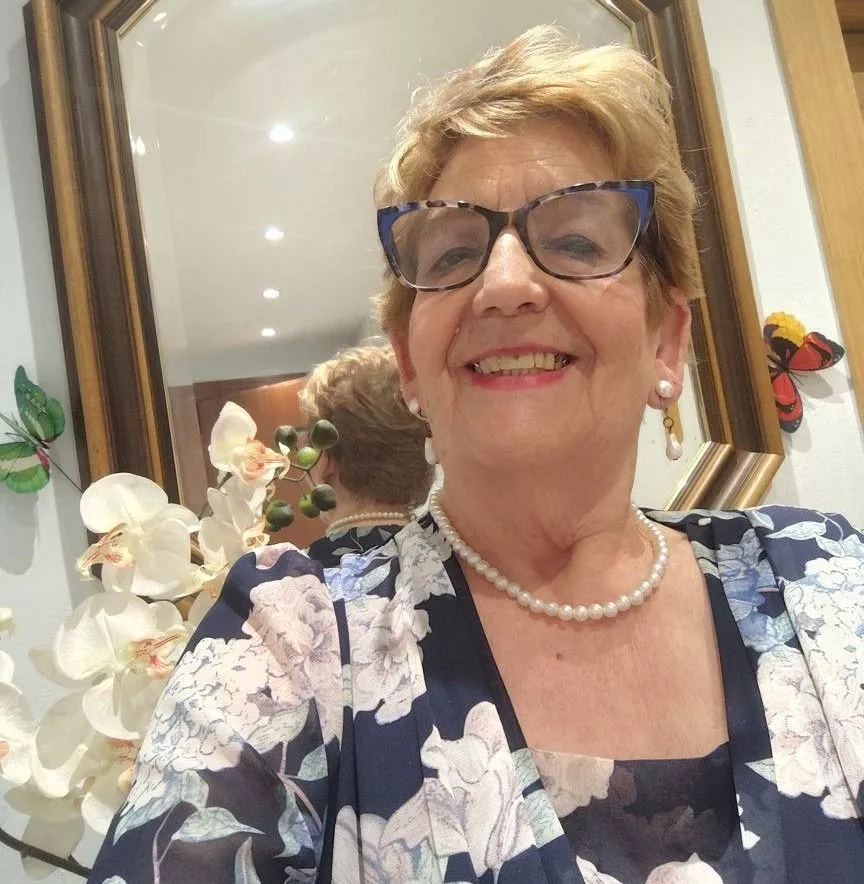 Elisabeth, 67 anos