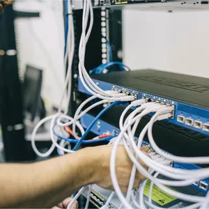 Imagem de capa para o Curso online Introdução às Redes de Computadores